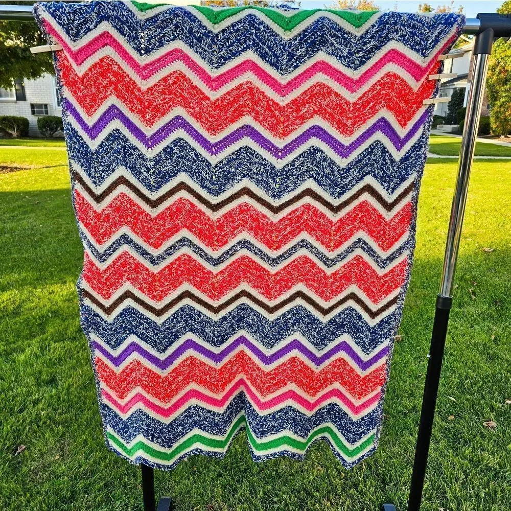 VTG Zig Zag Chevron Handmade Multicolored Wool Afghan Sofa Throw.
